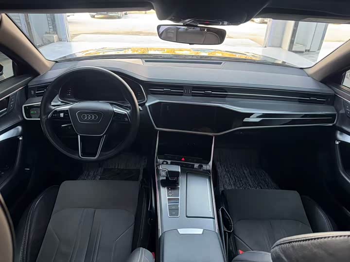 Фото 5 - Audi A6L