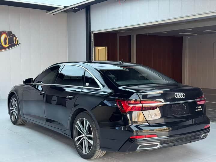 Фото 7 - Audi A6L
