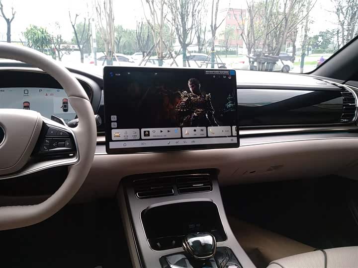 Фото 13 - BYD Han