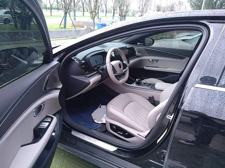 Фото 15 - BYD Han