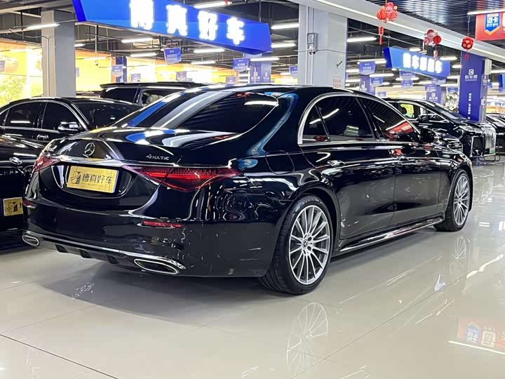 Фото 12 - Mercedes-Benz S-Class