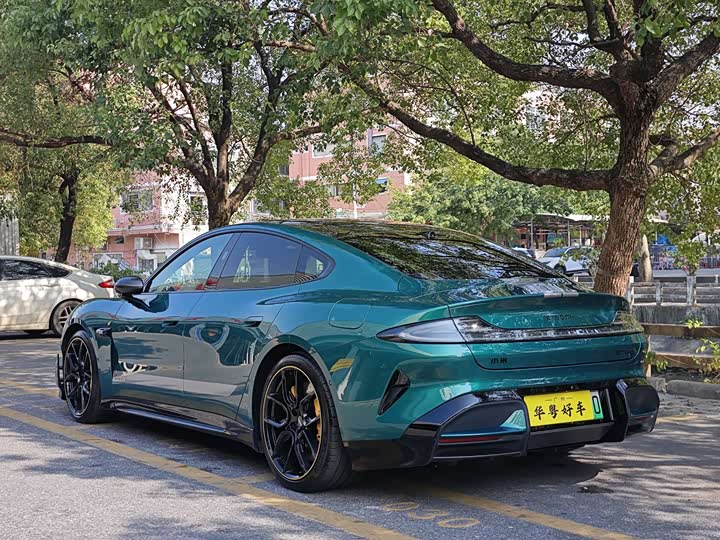 Фото 4 - Xiaomi SU7 Ultra