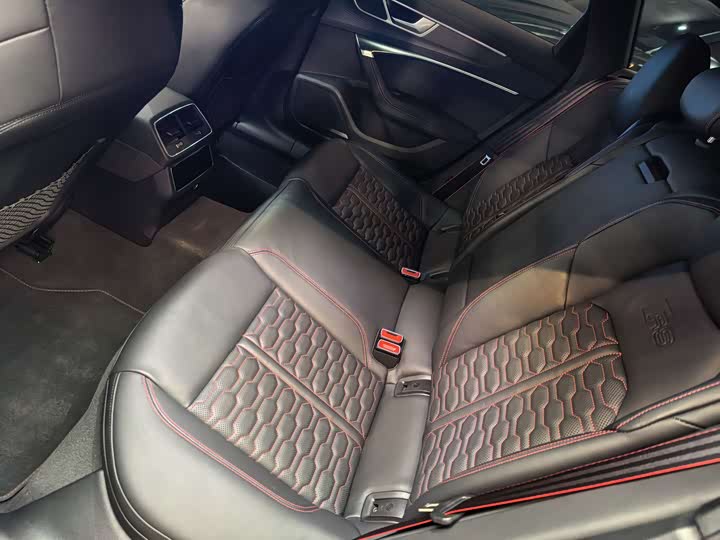 Фото 8 - Audi RS 6