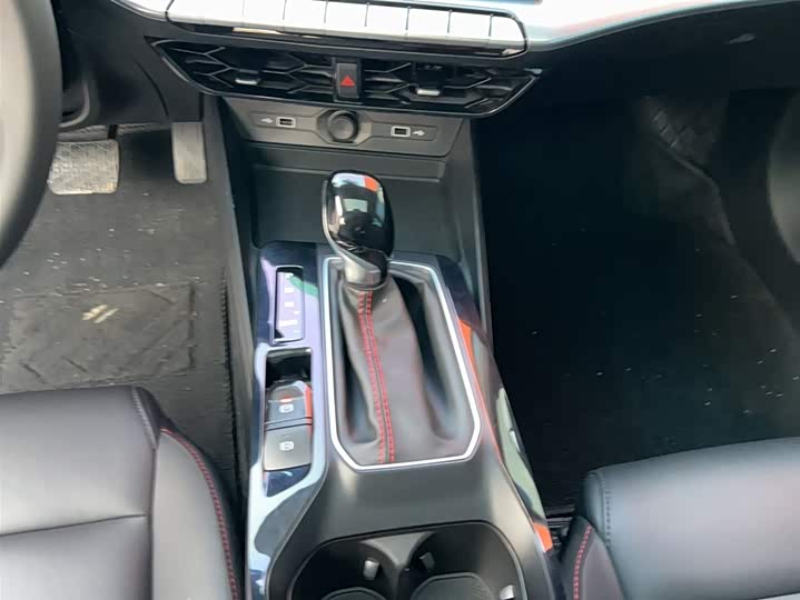 Фото 10 - MG Motor 5