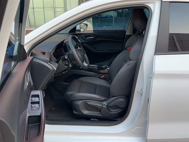 Фото 12 - MG Motor 5