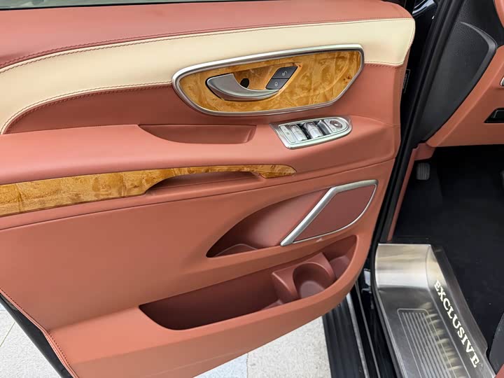 Фото 9 - Mercedes-Benz Vito