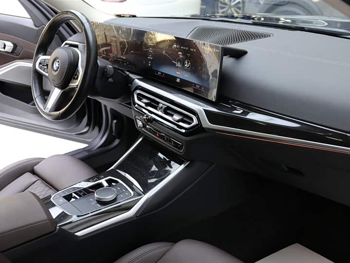 Фото 17 - BMW 3 Series