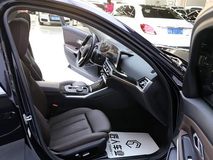 Фото 18 - BMW 3 Series