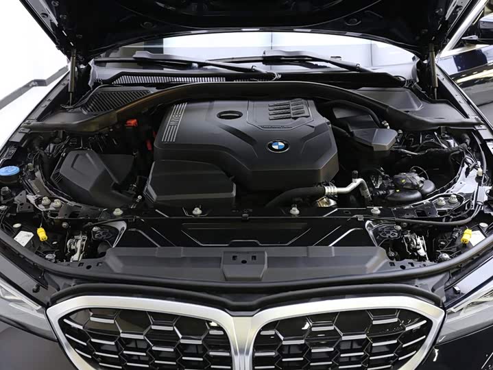 Фото 19 - BMW 3 Series