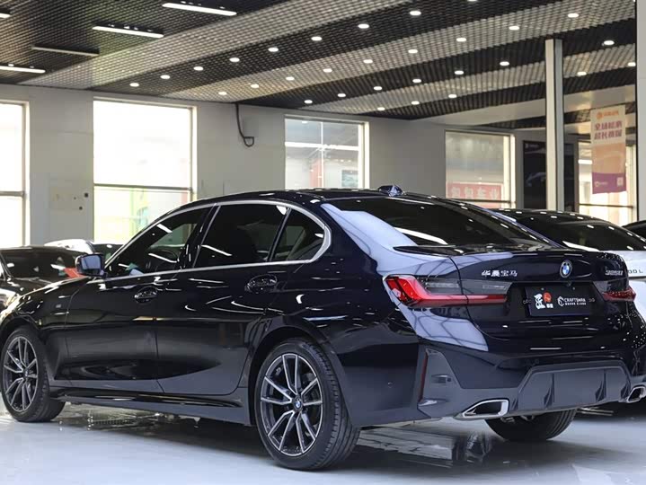 Фото 22 - BMW 3 Series