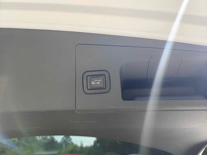 Фото 15 - Cadillac XT5