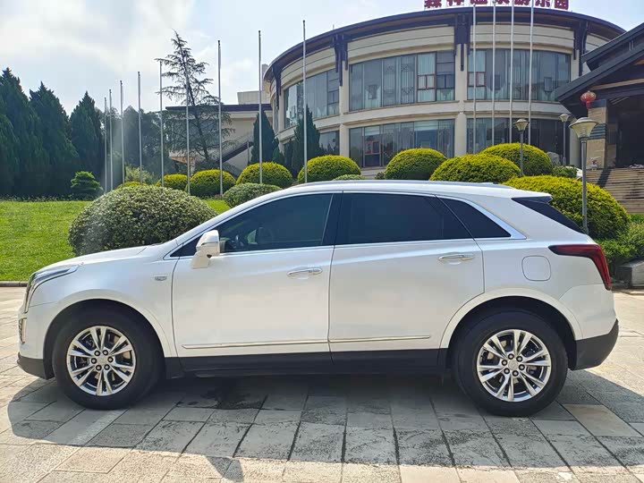 Фото 19 - Cadillac XT5