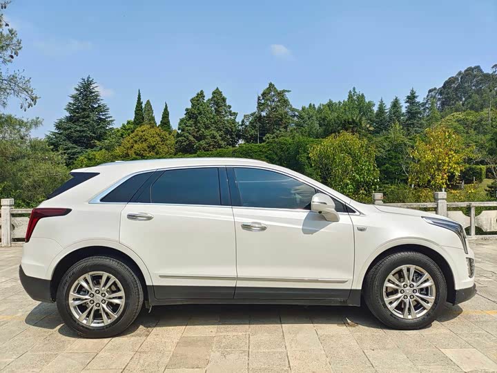 Фото 20 - Cadillac XT5