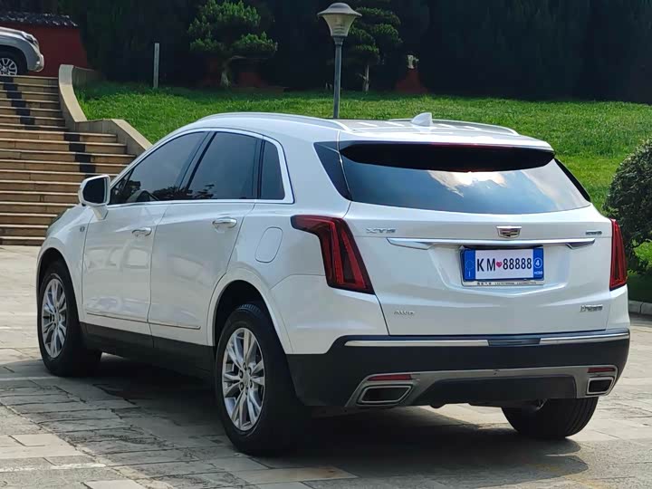 Фото 23 - Cadillac XT5