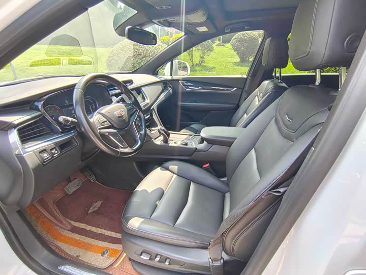 Фото 7 - Cadillac XT5