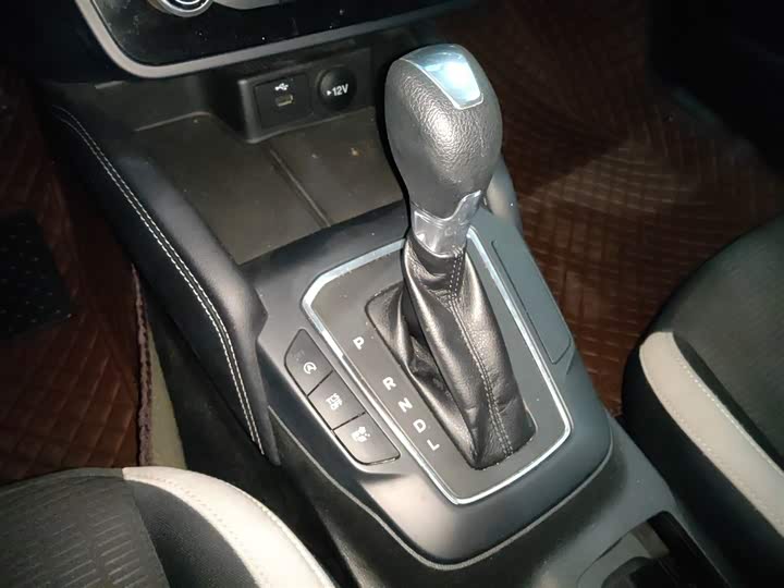 Фото 14 - Ford Focus