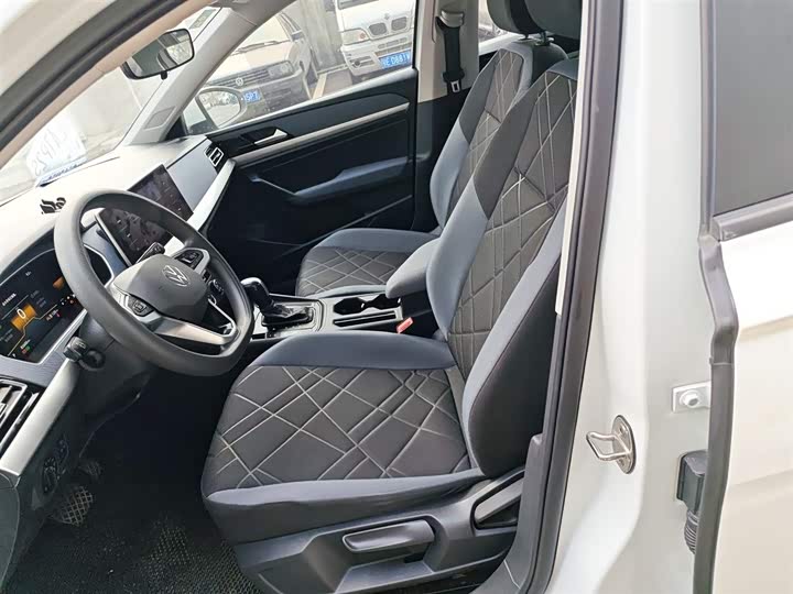 Фото 11 - Volkswagen Lavida