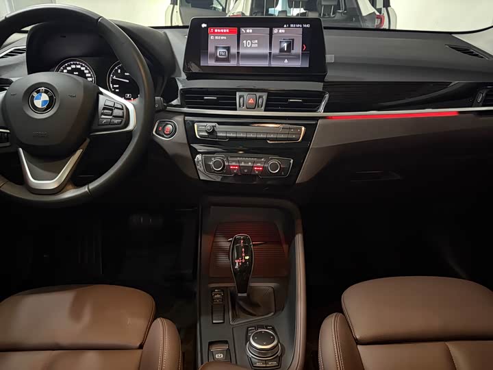 Фото 11 - BMW X1