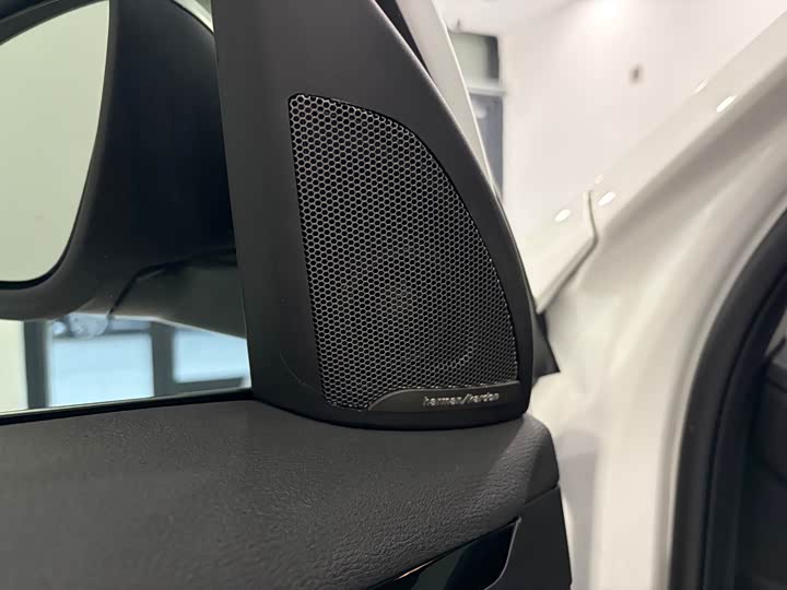 Фото 16 - BMW X1