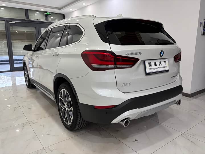 Фото 17 - BMW X1