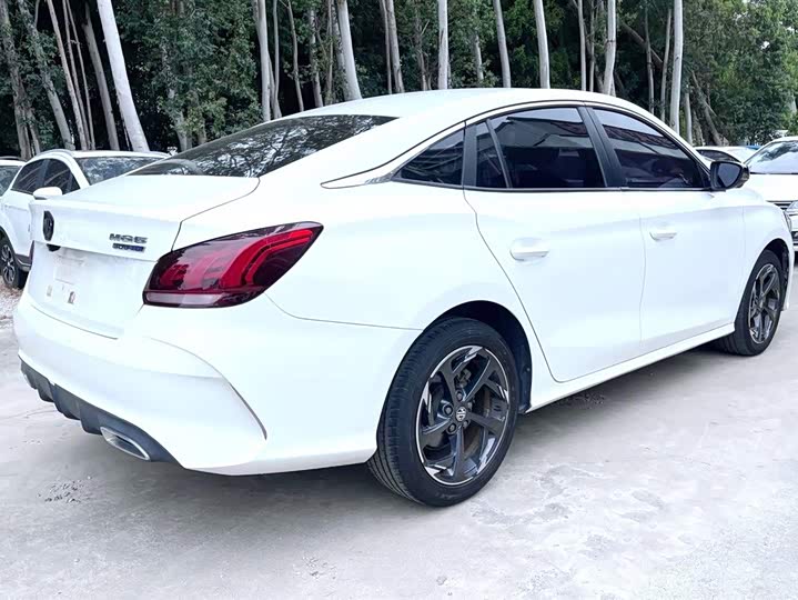 Фото 10 - MG Motor 5