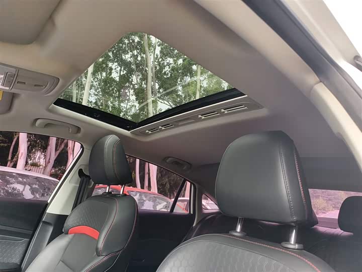 Фото 14 - MG Motor 5