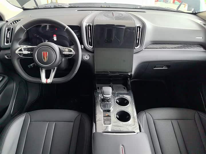 Фото 10 - Hongqi HS3 Hybrid