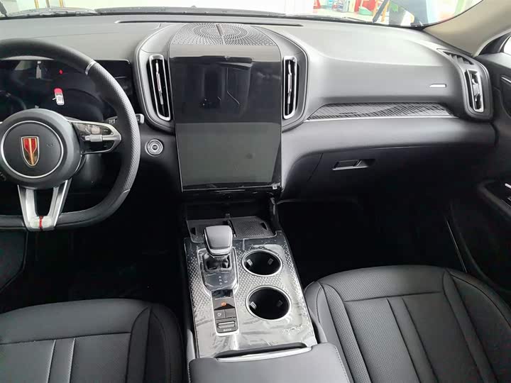 Фото 13 - Hongqi HS3 Hybrid