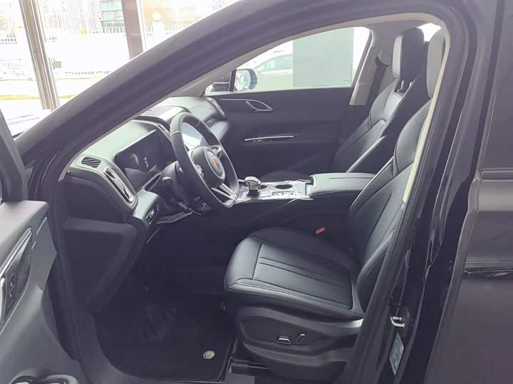 Фото 15 - Hongqi HS3 Hybrid