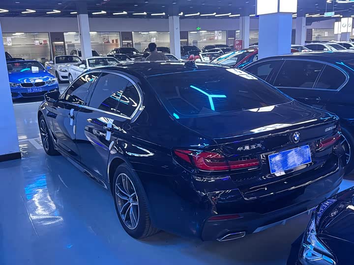 Фото 16 - BMW 5 Series