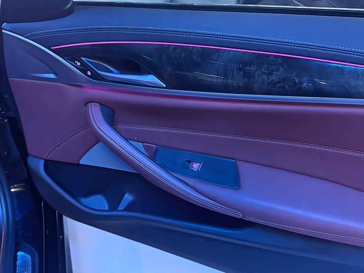 Фото 5 - BMW 5 Series