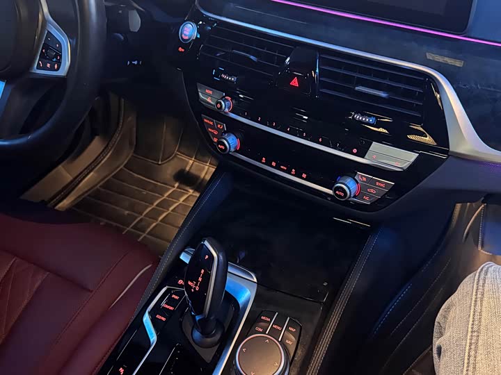 Фото 6 - BMW 5 Series