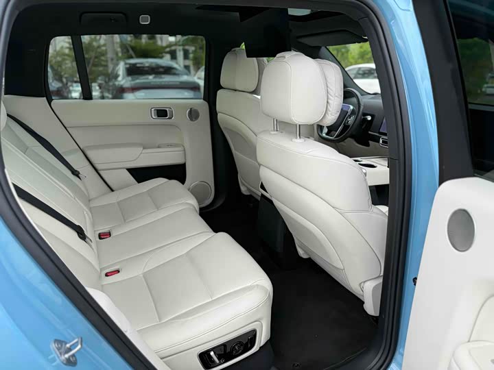 Фото 13 - LiXiang L7