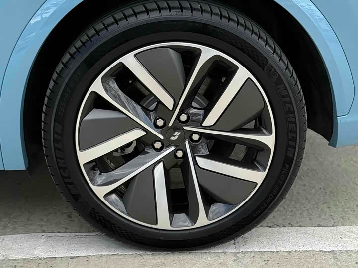 Фото 8 - LiXiang L7