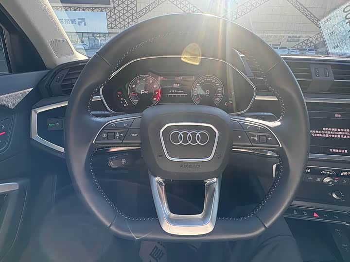 Фото 15 - Audi Q3