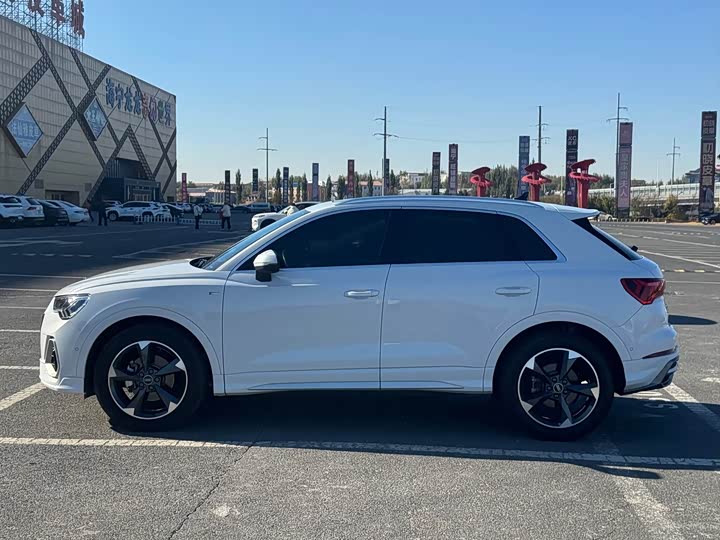 Фото 2 - Audi Q3