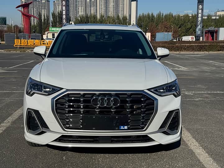 Фото 8 - Audi Q3