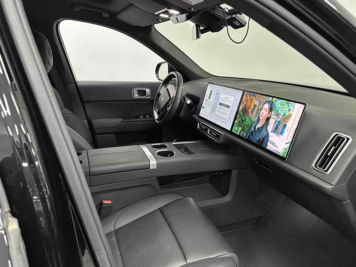 Фото 13 - LiXiang L9