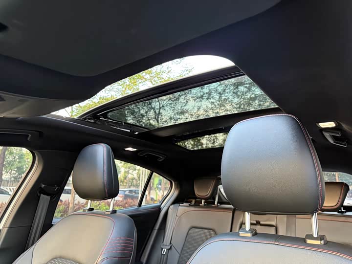 Фото 11 - Ford Focus