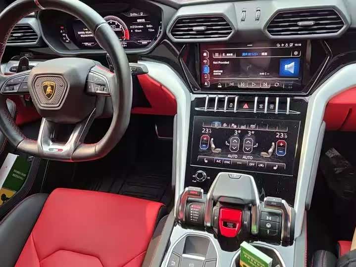 Фото 6 - Lamborghini Urus