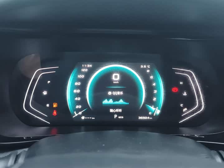 Фото 14 - Changan Oshan X5