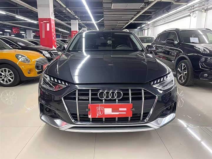 Фото 4 - Audi A4