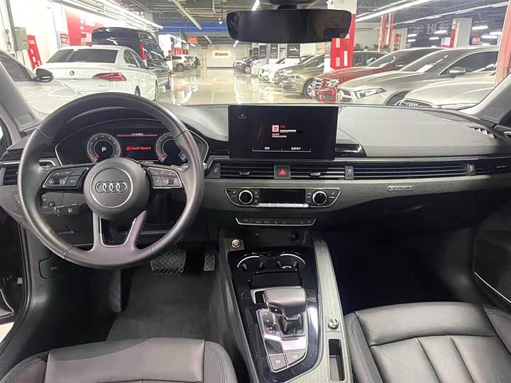 Фото 6 - Audi A4