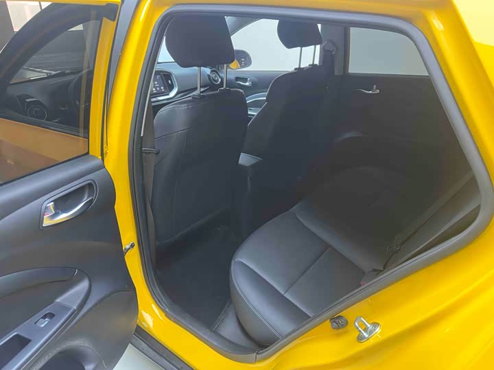 Фото 10 - Kia KX1