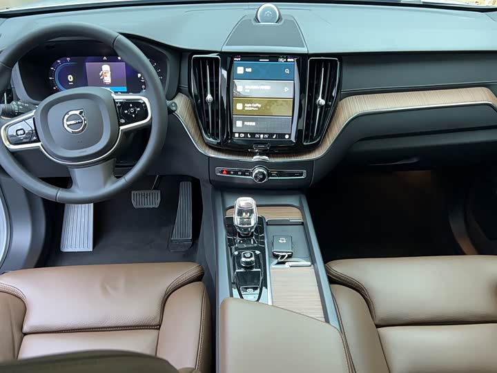 Фото 16 - Volvo XC60