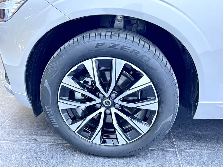 Фото 7 - Volvo XC60