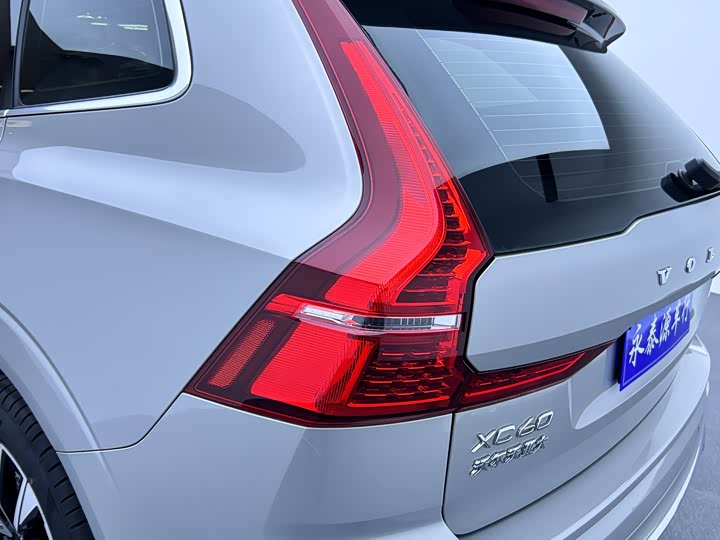 Фото 8 - Volvo XC60
