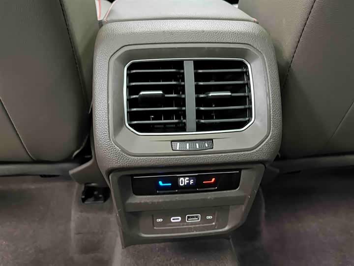 Фото 15 - Volkswagen Tiguan L Pro