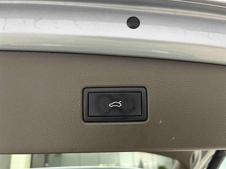 Фото 18 - Volkswagen Tiguan L Pro