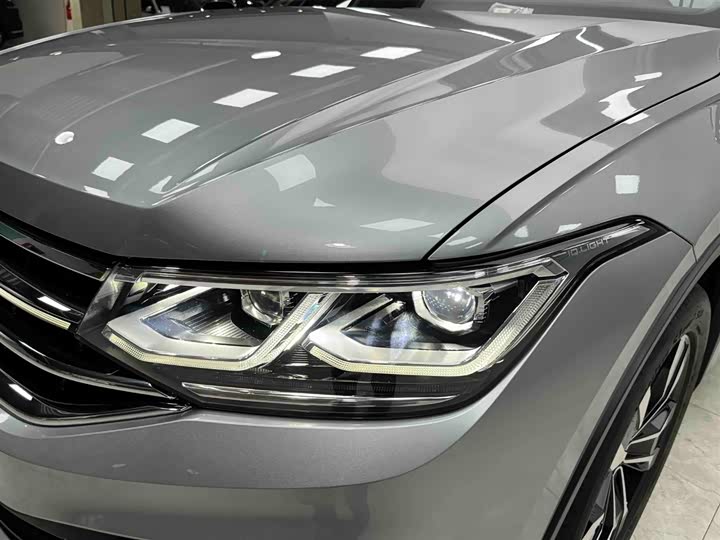 Фото 19 - Volkswagen Tiguan L Pro